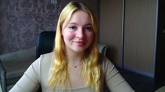Snapshot of Milka_kiss_ chatting on 05-18-26, 06:18 Milka kiss online show from 05-18-26, 06:18