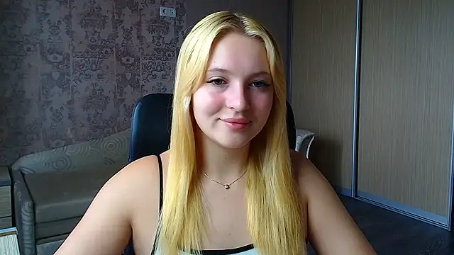 Snapshot of Milka_kiss_ chatting on 06-15-26, 08:47 Milka kiss online show from 06-15-26, 08:47