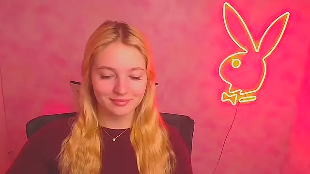 Snapshot of Milka_kiss_ chatting on 03-04-25, 06:58 Milka kiss online show from 03-04-25, 06:58
