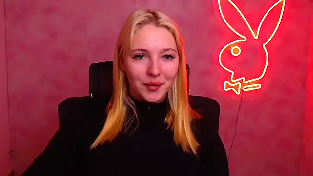 Snapshot of Milka_kiss_ chatting on 10-04-25, 11:45 Milka kiss online show from 10-04-25, 11:45