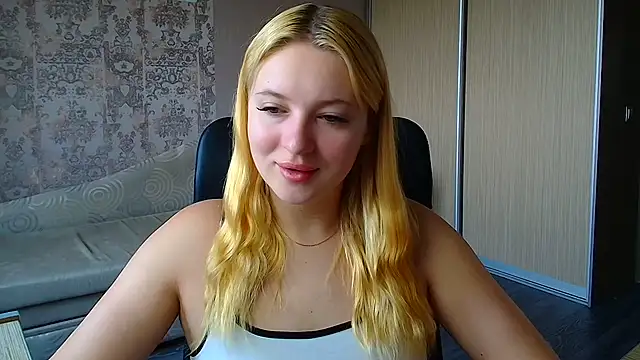 Snapshot of Milka_kiss_ chatting on 06-29-26, 10:11 Milka kiss online show from 06-29-26, 10:11