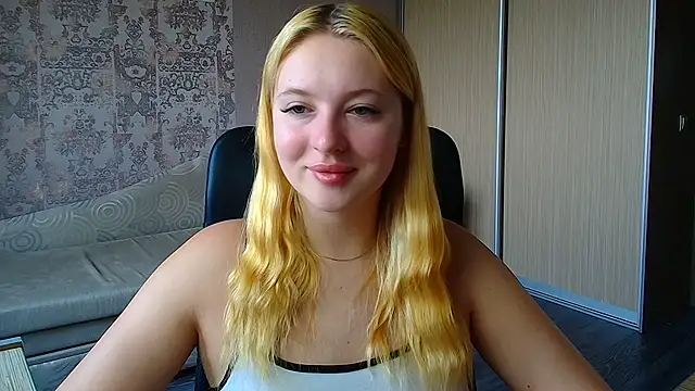 Snapshot of Milka_kiss_ chatting on 06-29-26, 10:15 Milka kiss online show from 06-29-26, 10:15