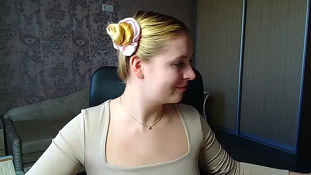 Snapshot of Milka_kiss_ chatting on 05-12-26, 07:27 Milka kiss online show from 05-12-26, 07:27