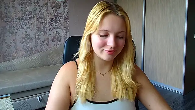 Snapshot of Milka_kiss_ chatting on 07-06-26, 10:00 Milka kiss online show from 07-06-26, 10:00