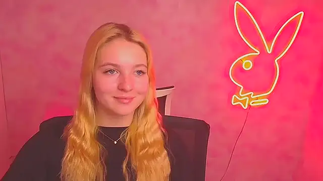 Snapshot of Milka_kiss_ chatting on 03-02-25, 09:21 Milka kiss online show from 03-02-25, 09:21