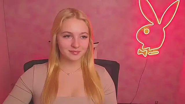 Snapshot of Milka_kiss_ chatting on 03-07-25, 12:34 Milka kiss online show from 03-07-25, 12:34