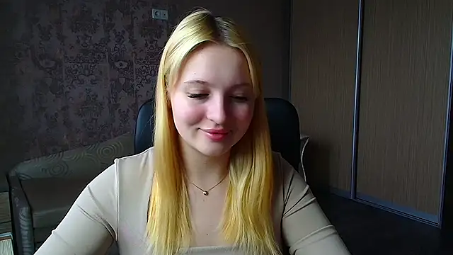 Snapshot of Milka_kiss_ chatting on 04-23-26, 09:05 Milka kiss online show from 04-23-26, 09:05