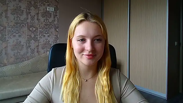 Snapshot of Milka_kiss_ chatting on 07-10-26, 12:27 Milka kiss online show from 07-10-26, 12:27