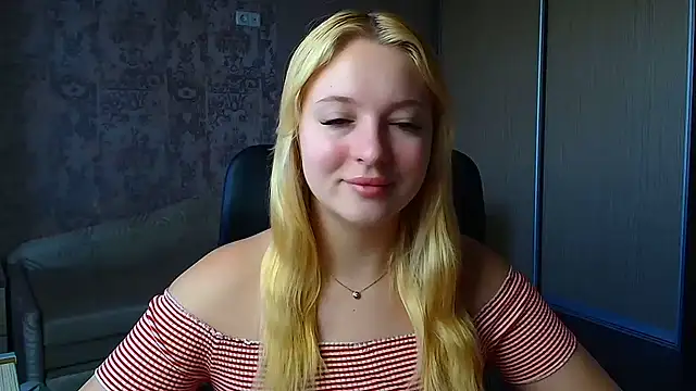 Snapshot of Milka_kiss_ chatting on 06-12-26, 05:27 Milka kiss online show from 06-12-26, 05:27