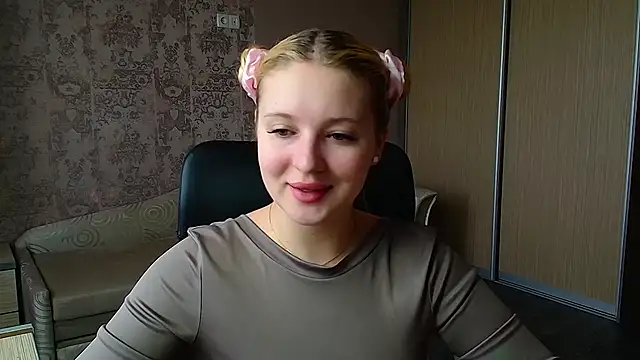 Snapshot of Milka_kiss_ chatting on 05-11-26, 09:54 Milka kiss online show from 05-11-26, 09:54