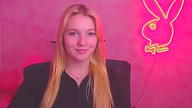 Snapshot of Milka_kiss_ chatting on 02-20-25, 04:03 Milka kiss online show from 02-20-25, 04:03