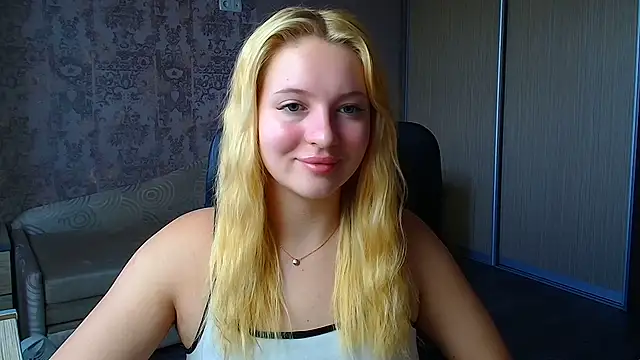 Snapshot of Milka_kiss_ chatting on 06-08-26, 06:14 Milka kiss online show from 06-08-26, 06:14