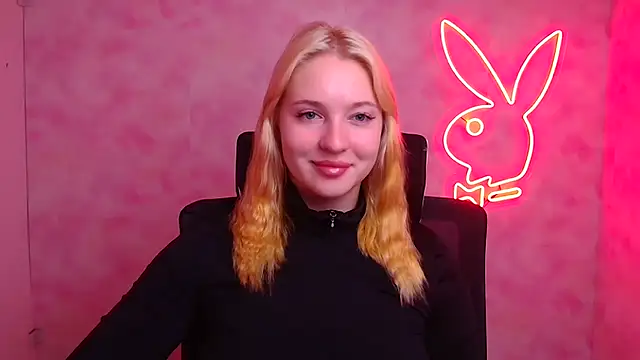 Snapshot of Milka_kiss_ chatting on 09-24-25, 05:47 Milka kiss online show from 09-24-25, 05:47