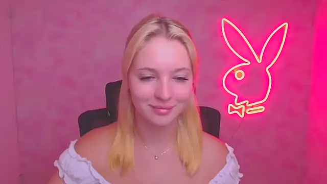 Snapshot of Milka_kiss_ chatting on 09-10-25, 06:01 Milka kiss online show from 09-10-25, 06:01