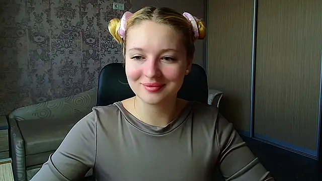 Snapshot of Milka_kiss_ chatting on 05-16-26, 09:41 Milka kiss online show from 05-16-26, 09:41