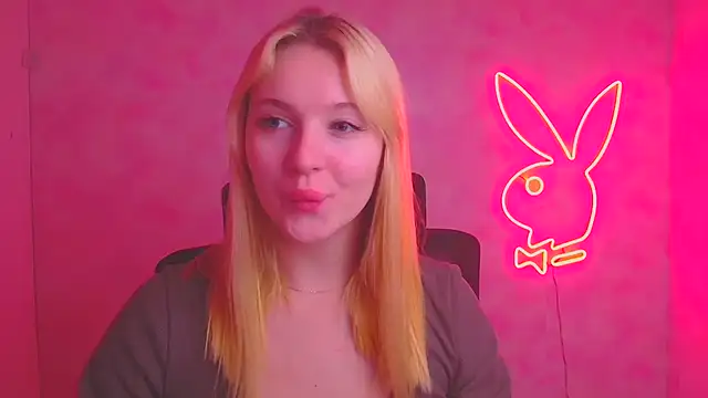 Milka kiss  online show from 11-17-25, 01:04