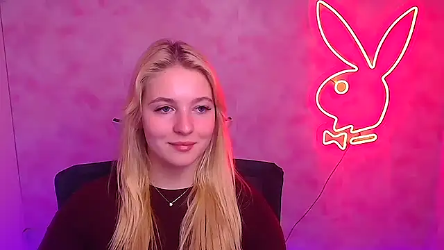 Snapshot of Milka_kiss_ chatting on 02-06-25, 01:43 Milka kiss online show from 02-06-25, 01:43