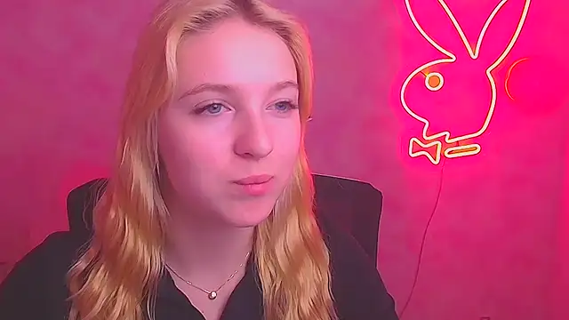Snapshot of Milka_kiss_ chatting on 02-18-25, 10:49 Milka kiss online show from 02-18-25, 10:49