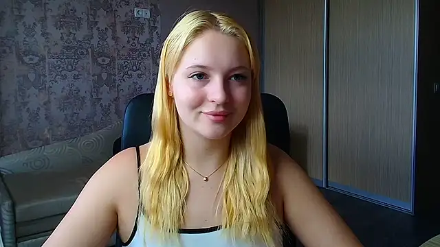 Snapshot of Milka_kiss_ chatting on 06-01-26, 10:15 Milka kiss online show from 06-01-26, 10:15