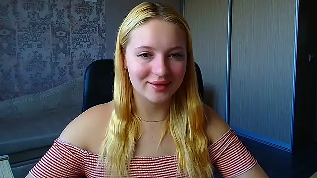 Snapshot of Milka_kiss_ chatting on 06-30-26, 08:25 Milka kiss online show from 06-30-26, 08:25