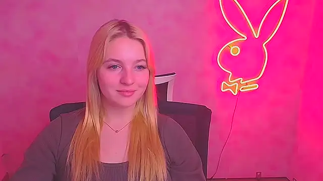 Snapshot of Milka_kiss_ chatting on 02-11-25, 10:36 Milka kiss online show from 02-11-25, 10:36