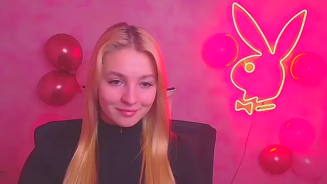 Snapshot of Milka_kiss_ chatting on 02-13-25, 12:32 Milka kiss online show from 02-13-25, 12:32