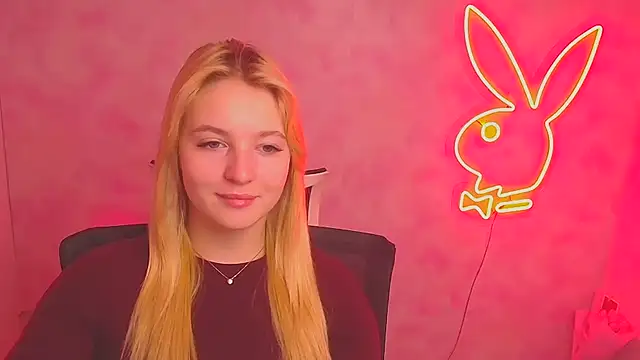 Snapshot of Milka_kiss_ chatting on 03-01-25, 12:56 Milka kiss online show from 03-01-25, 12:56
