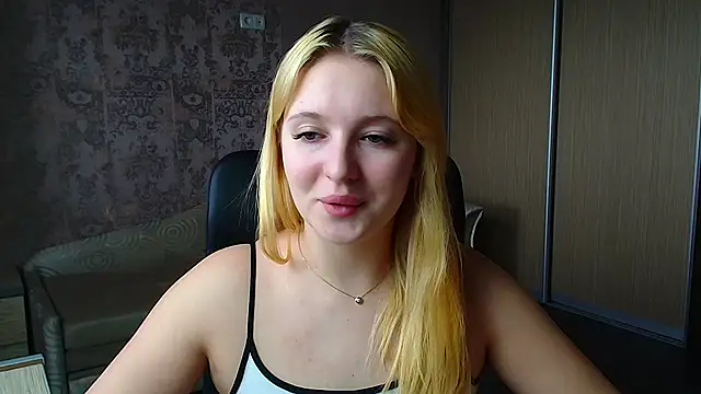 Snapshot of Milka_kiss_ chatting on 05-13-26, 11:28 Milka kiss online show from 05-13-26, 11:28