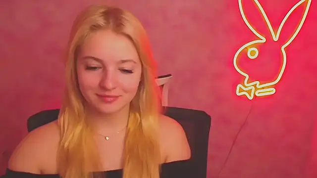 Snapshot of Milka_kiss_ chatting on 03-11-25, 06:52 Milka kiss online show from 03-11-25, 06:52