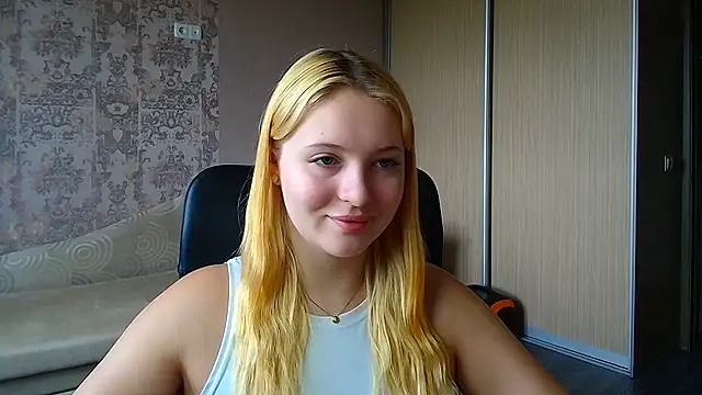 Snapshot of Milka_kiss_ chatting on 07-09-26, 10:04 Milka kiss online show from 07-09-26, 10:04
