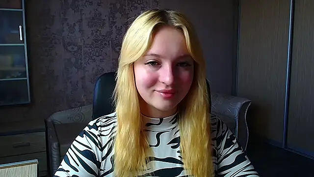 Snapshot of Milka_kiss_ chatting on 05-08-26, 08:18 Milka kiss online show from 05-08-26, 08:18