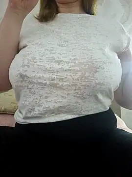 Snapshot of _tasechka_ chatting on 12-22-24, 01:33  tasechka  online show from 12-22-24, 01:33