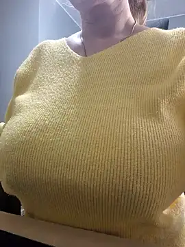 Snapshot of _tasechka_ chatting on 12-17-24, 01:27  tasechka  online show from 12-17-24, 01:27
