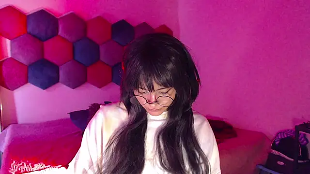 Snapshot of liz-beths chatting on 02-28-25, 05:15 liz-beths online show from 02-28-25, 05:15