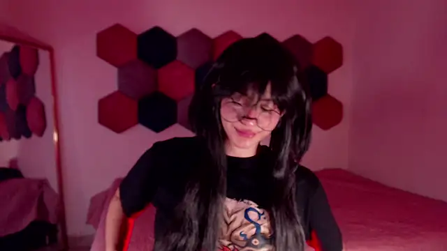 Snapshot of liz-beths chatting on 03-03-25, 01:56 liz-beths online show from 03-03-25, 01:56