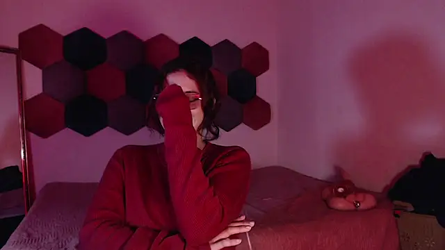 Snapshot of liz-beths chatting on 03-18-25, 12:19 liz-beths online show from 03-18-25, 12:19