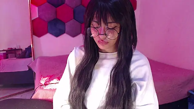 Snapshot of liz-beths chatting on 02-28-25, 02:09 liz-beths online show from 02-28-25, 02:09