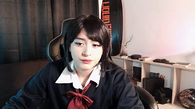 Snapshot of liz-beths chatting on 12-23-25, 03:17 liz-beths online show from 12-23-25, 03:17