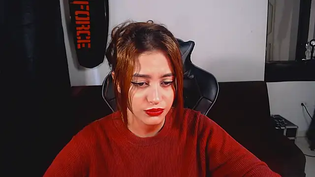 Snapshot of liz-beths chatting on 10-08-25, 01:01 liz-beths online show from 10-08-25, 01:01