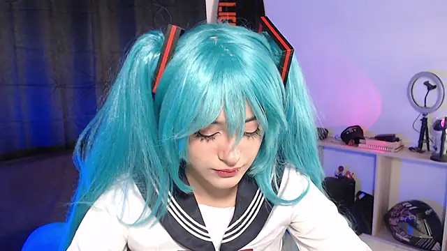 Snapshot of liz-beths chatting on 11-20-25, 10:31 liz-beths online show from 11-20-25, 10:31