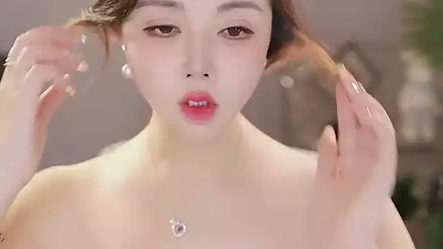 Qiaoqiao  online show from 01-11-26, 04:03