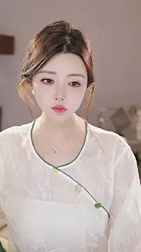 Qiaoqiao  online show from 12-21-25, 04:30