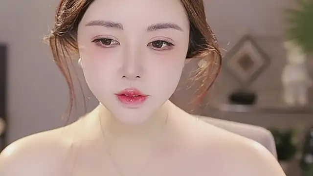 Qiaoqiao  online show from 01-10-26, 04:13