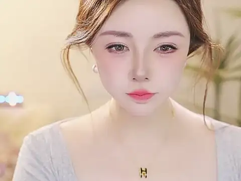 Qiaoqiao  online show from 04-07-26, 02:57