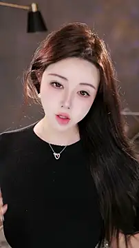 Qiaoqiao  online show from 10-26-25, 04:18