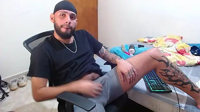 Snapshot of samir_music chatting on 09-13-25, 12:32 samir music online show from 09-13-25, 12:32