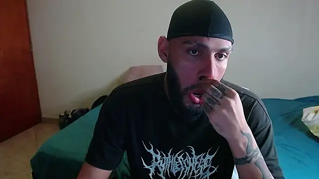 Snapshot of samir_music chatting on 02-14-26, 10:10 samir music online show from 02-14-26, 10:10