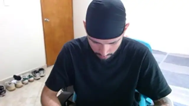 Snapshot of samir_music chatting on 10-23-25, 05:22 samir music online show from 10-23-25, 05:22