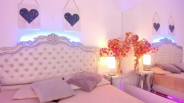 NiaColusi online show from 10-10-25, 08:09