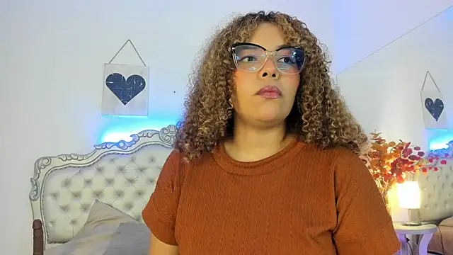 NiaColusi online show from 09-20-25, 07:52